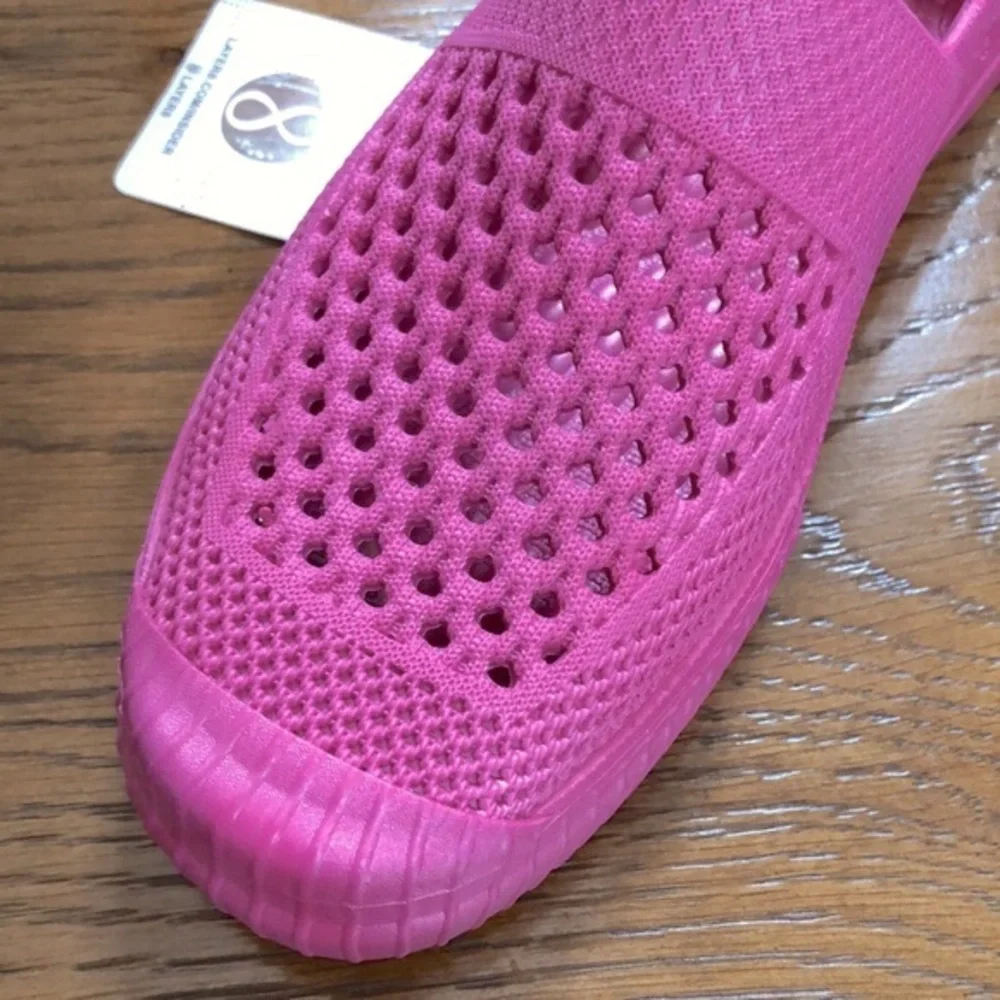 - New “Layer 8” waterproof women’s shoes for garden, pool, beach etc. Pink. - Picture 6 of 9